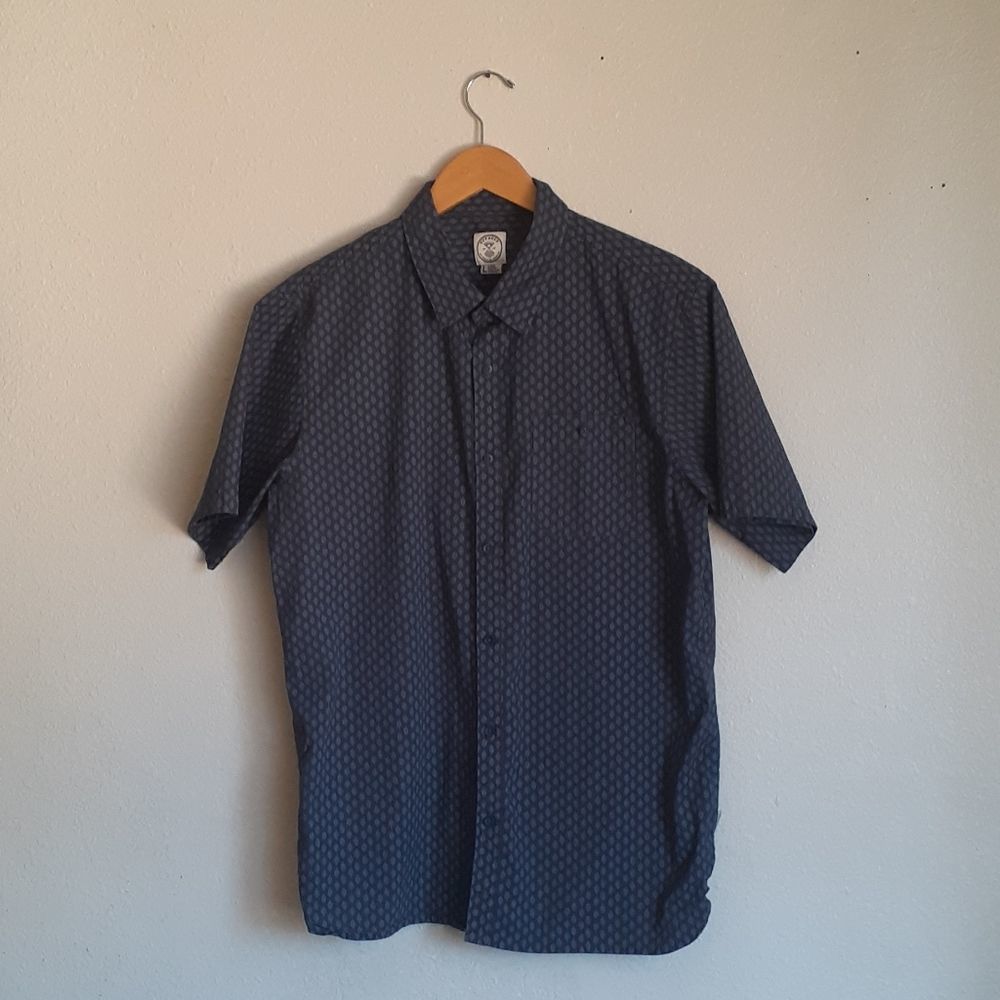 VOYAGER buttons up TShirt size L